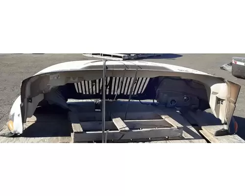 INTERNATIONAL 4200 Hood