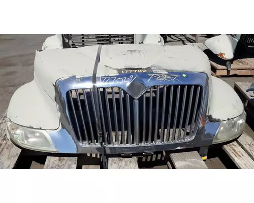 INTERNATIONAL 4200 Hood