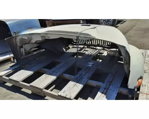 INTERNATIONAL 4200 Hood
