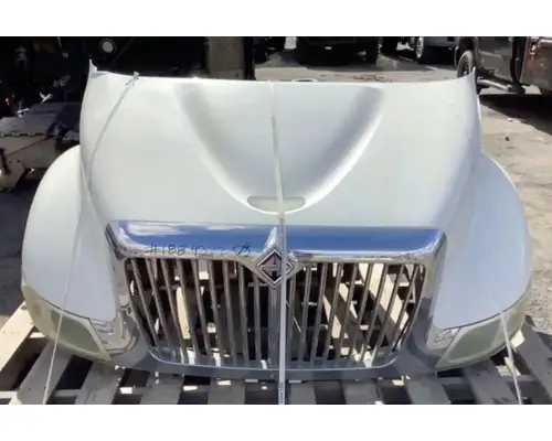 INTERNATIONAL 4200 Hood