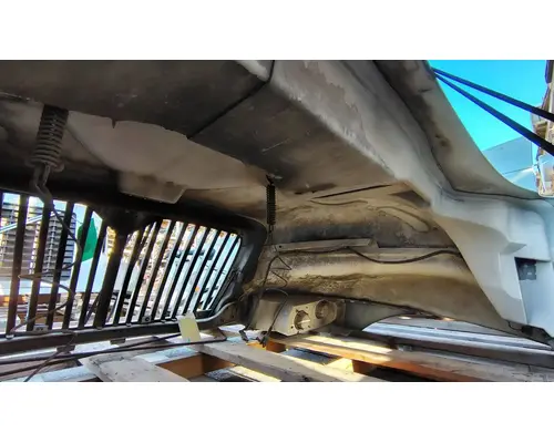 INTERNATIONAL 4200 Hood