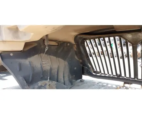 INTERNATIONAL 4200 Hood