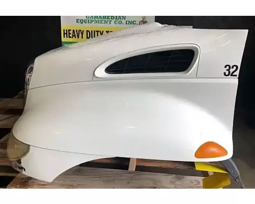 INTERNATIONAL 4200 Hood