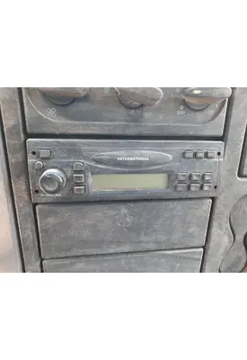 INTERNATIONAL 4200 RADIO AM/FM
