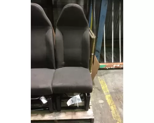 INTERNATIONAL 4200 SEAT, FRONT