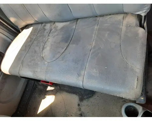 INTERNATIONAL 4200 SEAT, FRONT