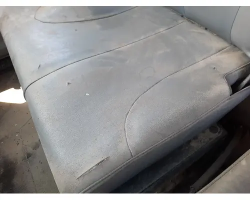 INTERNATIONAL 4200 SEAT, FRONT