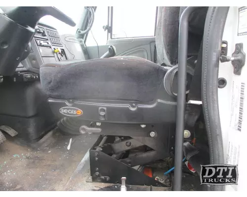 INTERNATIONAL 4200 Seat, Front