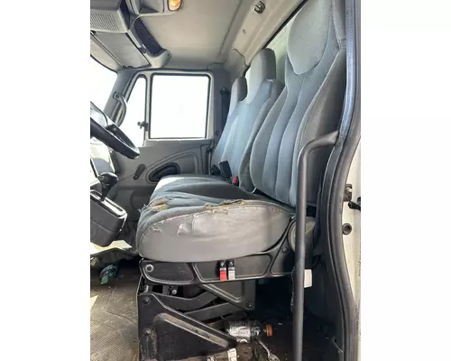 INTERNATIONAL 4200 Seat, Front