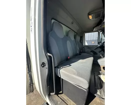 INTERNATIONAL 4200 Seat, Front