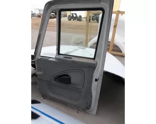 INTERNATIONAL 4300 / 7600 / 8600  Door Assembly, Front