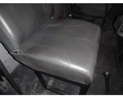 INTERNATIONAL 4300 / 7600 / 8600 Seat, Front