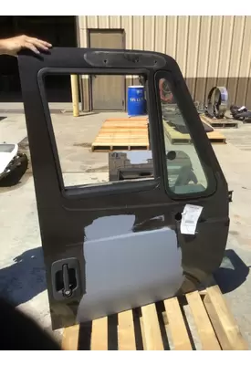 INTERNATIONAL 4300 2002-2020 DOOR ASSEMBLY, FRONT