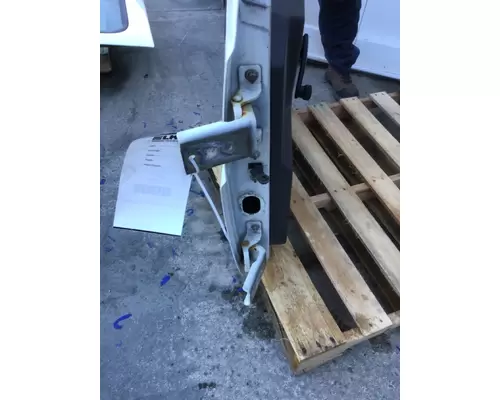 INTERNATIONAL 4300 2002-2020 DOOR ASSEMBLY, FRONT