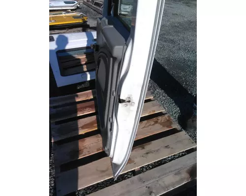 INTERNATIONAL 4300 2002-2020 DOOR ASSEMBLY, FRONT