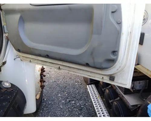 INTERNATIONAL 4300 2002-2020 DOOR ASSEMBLY, FRONT