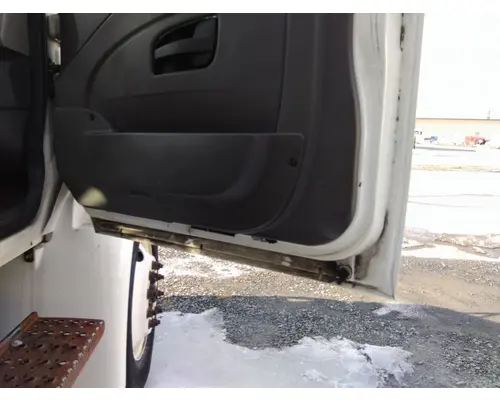 INTERNATIONAL 4300 2002-2020 DOOR ASSEMBLY, FRONT