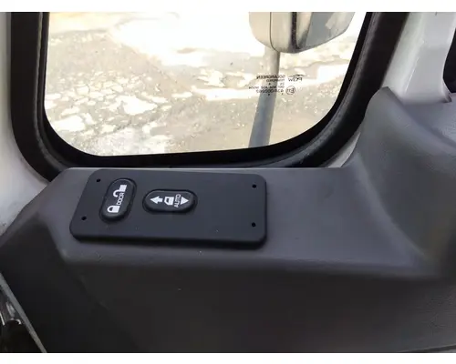 INTERNATIONAL 4300 2002-2020 DOOR ASSEMBLY, FRONT