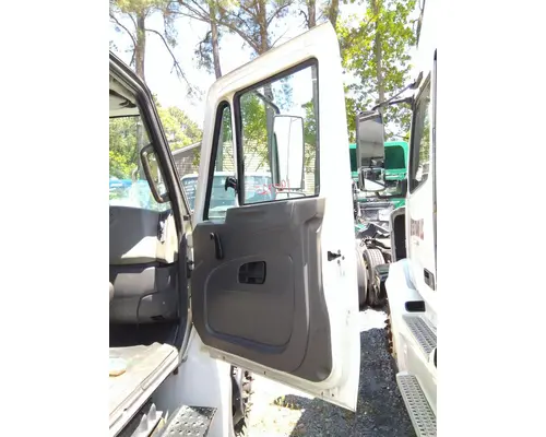 INTERNATIONAL 4300 2002-2020 DOOR ASSEMBLY, FRONT