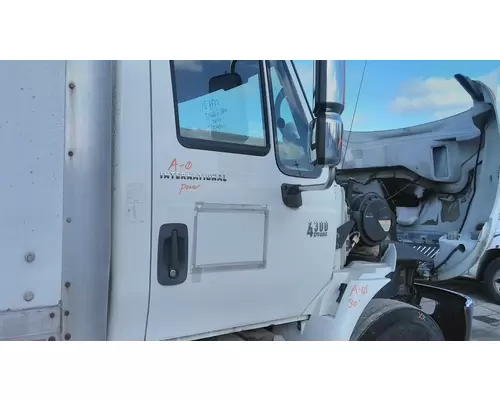 INTERNATIONAL 4300 2002-2020 DOOR ASSEMBLY, FRONT