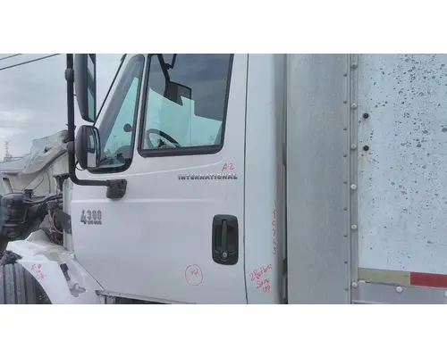 INTERNATIONAL 4300 2002-2020 DOOR ASSEMBLY, FRONT