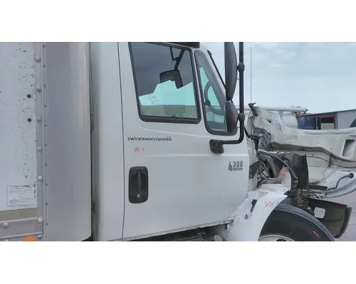 INTERNATIONAL 4300 2002-2020 DOOR ASSEMBLY, FRONT