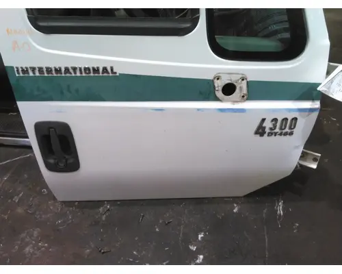 INTERNATIONAL 4300 2002-2020 DOOR ASSEMBLY, FRONT