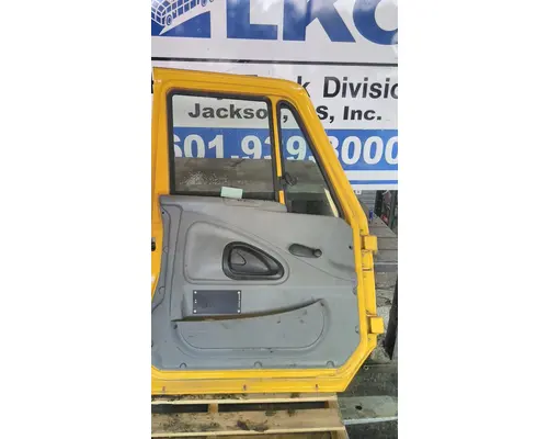 INTERNATIONAL 4300 2002-2020 DOOR ASSEMBLY, FRONT