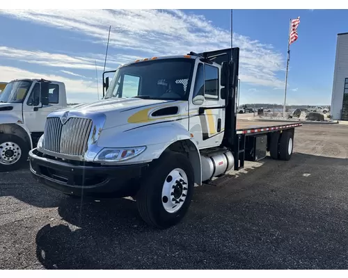 INTERNATIONAL 4300 Cab and Chassis Heavy Trucks