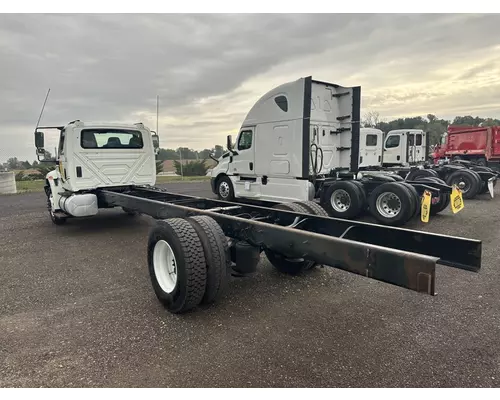 INTERNATIONAL 4300 Cab and Chassis Heavy Trucks