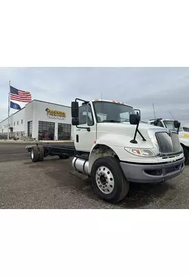 INTERNATIONAL 4300 Cab and Chassis Heavy Trucks