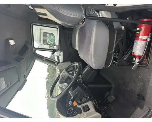 INTERNATIONAL 4300 Cab and Chassis Rebuilders