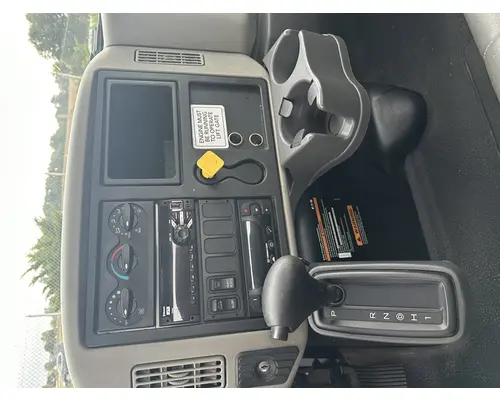 INTERNATIONAL 4300 Cab and Chassis Rebuilders