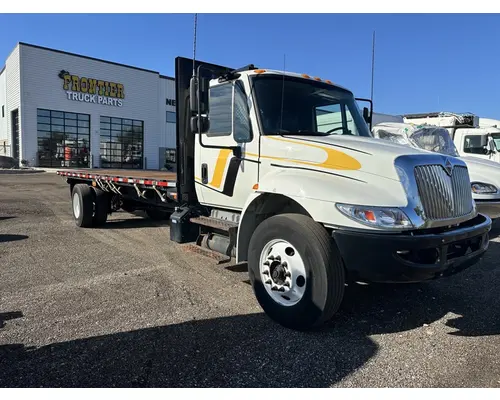 INTERNATIONAL 4300 Cab and Chassis Rebuilders