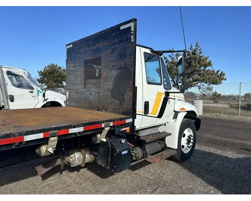 INTERNATIONAL 4300 Cab and Chassis Rebuilders