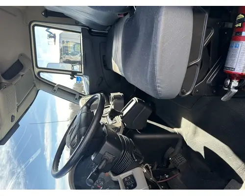 INTERNATIONAL 4300 Cab and Chassis Rebuilders