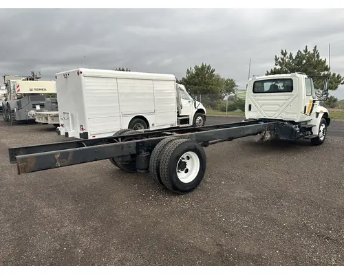 INTERNATIONAL 4300 Cab and Chassis Rebuilders