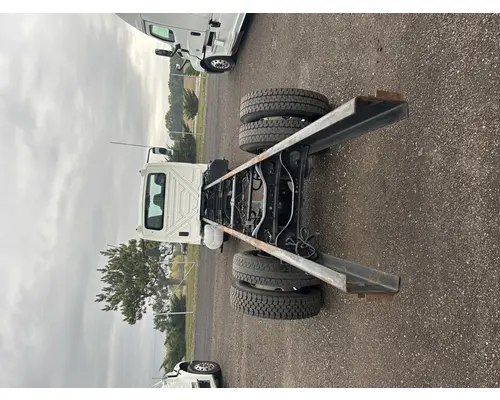 INTERNATIONAL 4300 Cab and Chassis Rebuilders