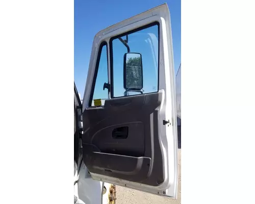 INTERNATIONAL 4300 DURASTAR Door Assembly, Front