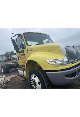 INTERNATIONAL 4300 LP Complete Vehicle