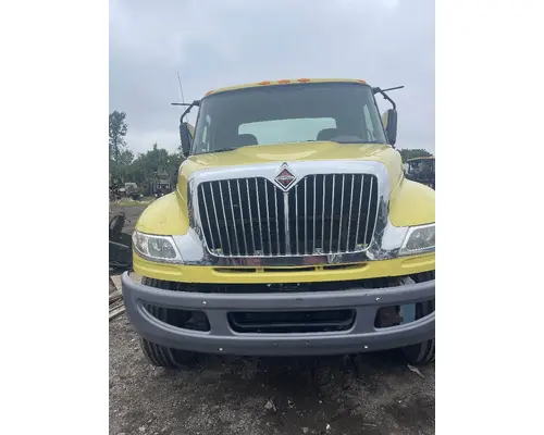INTERNATIONAL 4300 LP Complete Vehicle