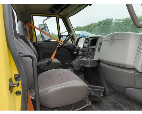 INTERNATIONAL 4300 LP Complete Vehicle