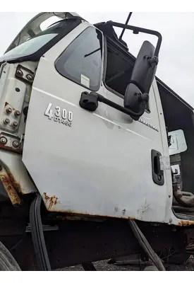INTERNATIONAL 4300 LP Door Assembly, Front