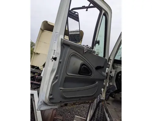 INTERNATIONAL 4300 LP Door Assembly, Front
