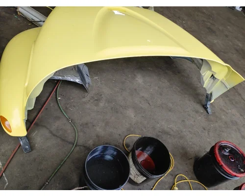 INTERNATIONAL 4300 LP Hood