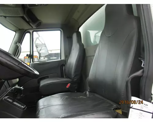 INTERNATIONAL 4300LP CAB