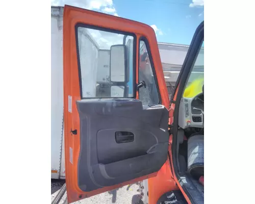 INTERNATIONAL 4300LP DOOR ASSEMBLY, FRONT