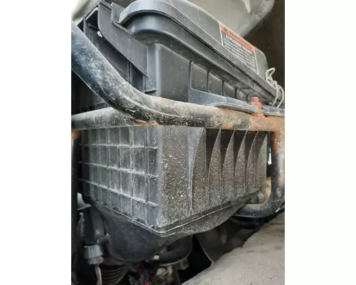 INTERNATIONAL 4300 AIR CLEANER