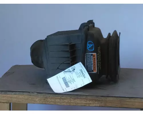 INTERNATIONAL 4300 AIR CLEANER