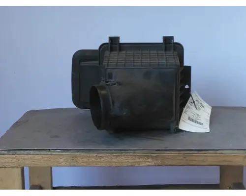 INTERNATIONAL 4300 AIR CLEANER